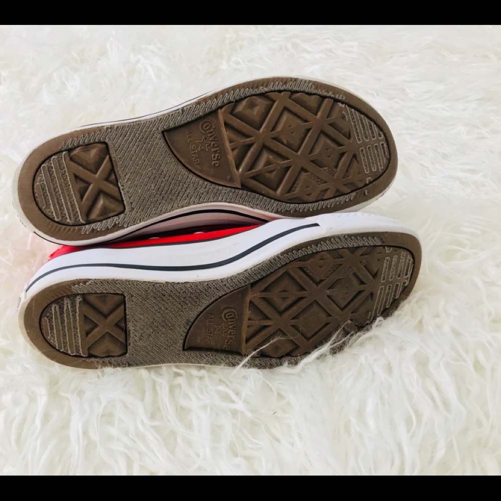 Converse Shoes sz 3 Men’s and sz 5 Women’s - Picture 4 of 5